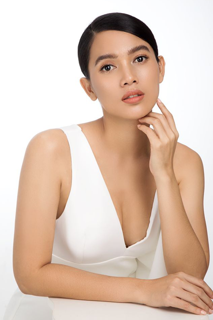 Aye Myat Thu, a Myanmar Academy Award winning Burmese actress and model.