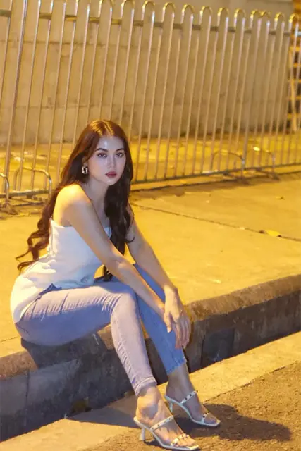 Khin Thazin - ခင်သဇင်